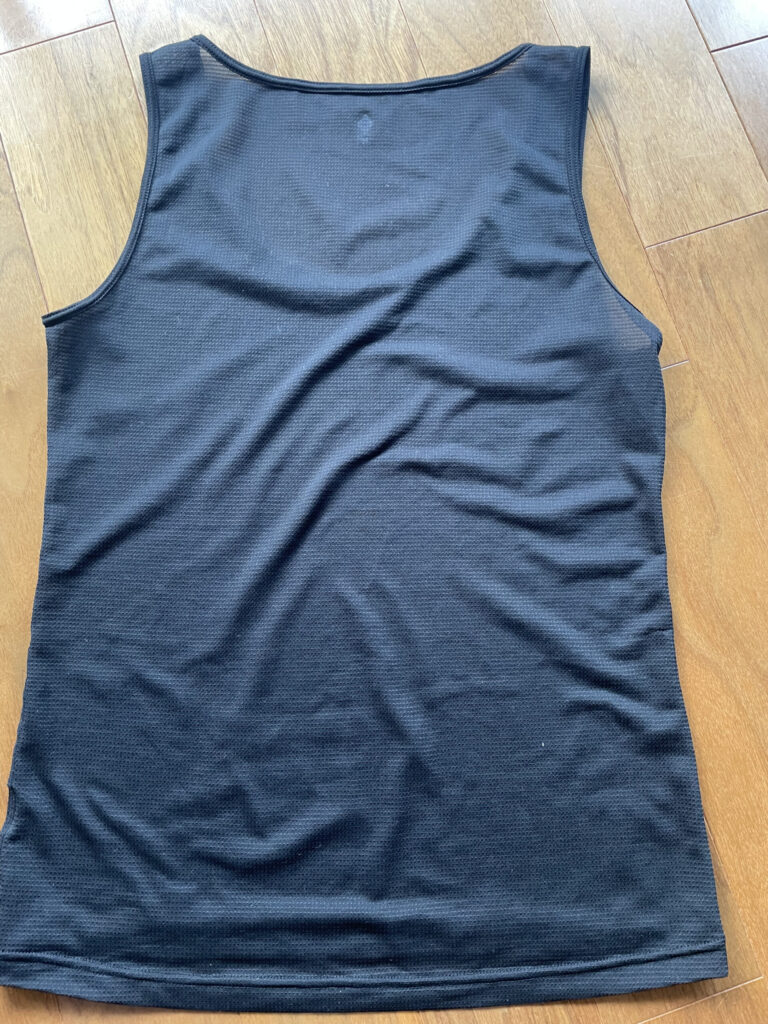 montbell GeoLine L.W. Tank Topの背面を上から見た画